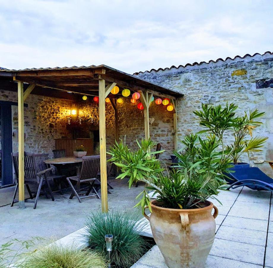 Mas De La Piniere Bed & Breakfast Mauprévoir Exterior photo