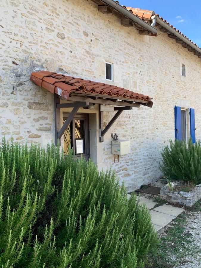 Mas De La Piniere Bed & Breakfast Mauprévoir Exterior photo